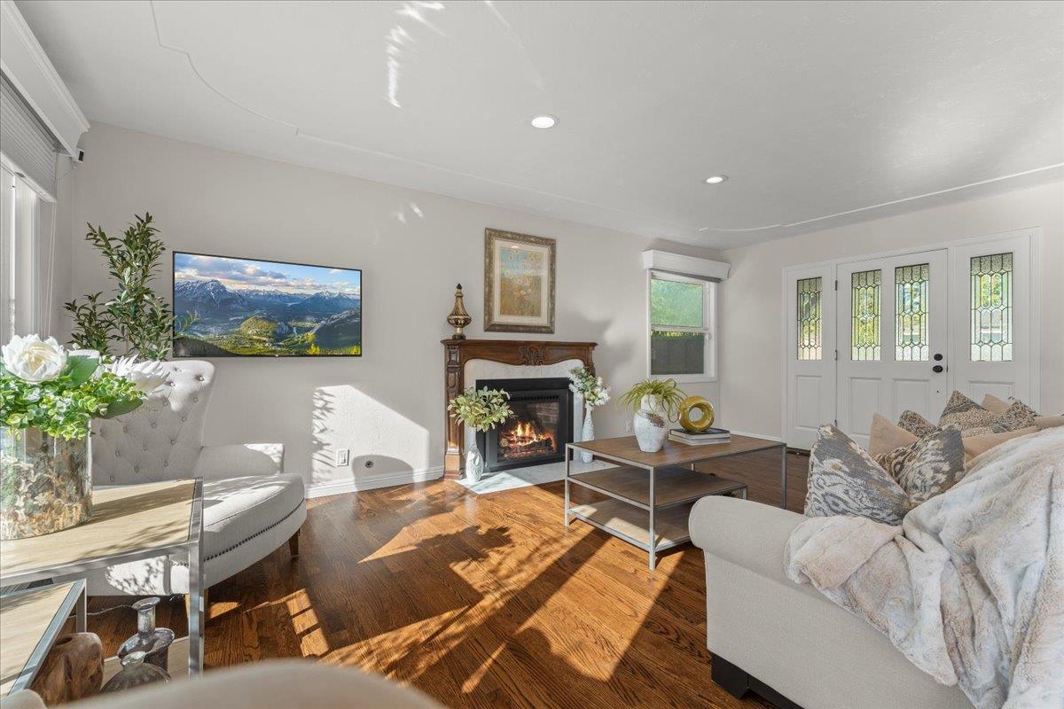 Detail Gallery Image 16 of 53 For 14375 La Rinconada Dr, Los Gatos,  CA 95032 - 4 Beds | 2/1 Baths