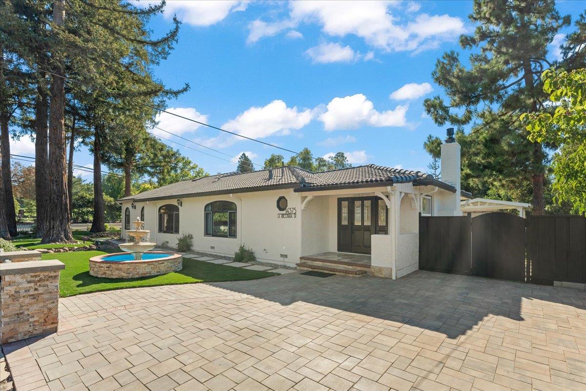 Detail Gallery Image 2 of 53 For 14375 La Rinconada Dr, Los Gatos,  CA 95032 - 4 Beds | 2/1 Baths