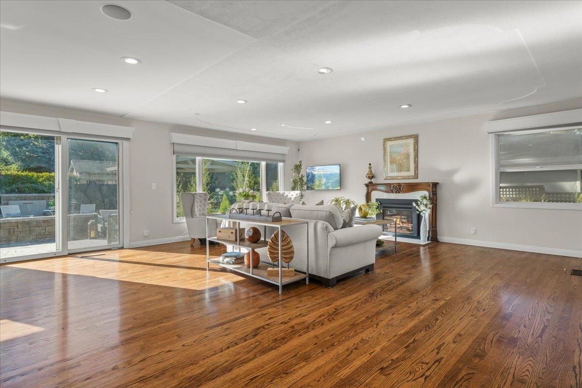 Detail Gallery Image 21 of 53 For 14375 La Rinconada Dr, Los Gatos,  CA 95032 - 4 Beds | 2/1 Baths