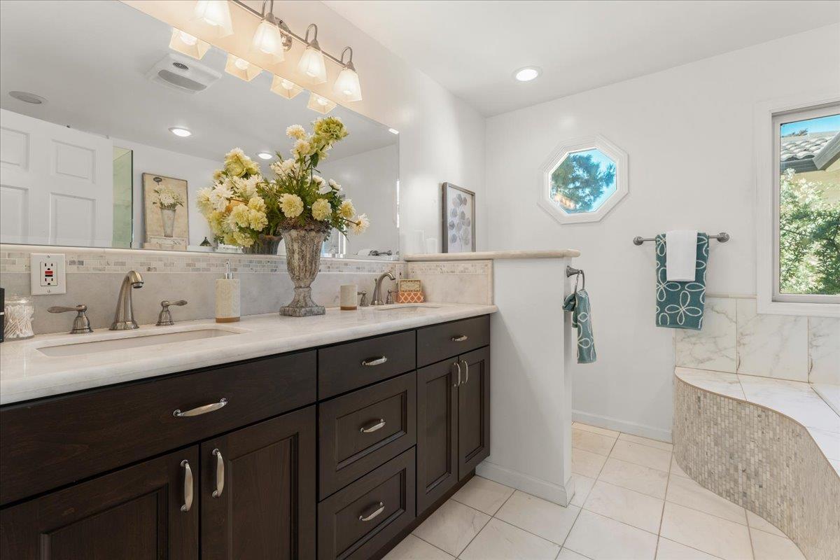 Detail Gallery Image 31 of 53 For 14375 La Rinconada Dr, Los Gatos,  CA 95032 - 4 Beds | 2/1 Baths