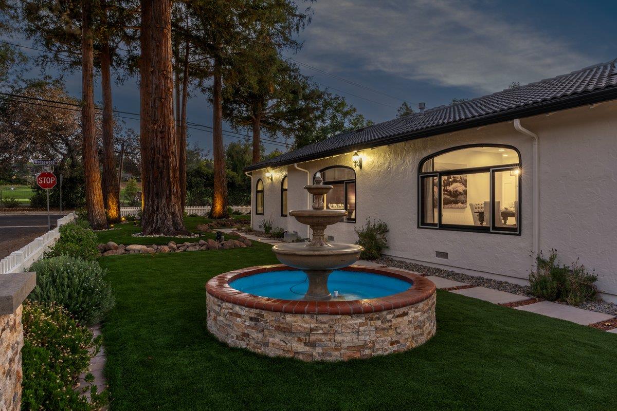 Detail Gallery Image 4 of 53 For 14375 La Rinconada Dr, Los Gatos,  CA 95032 - 4 Beds | 2/1 Baths