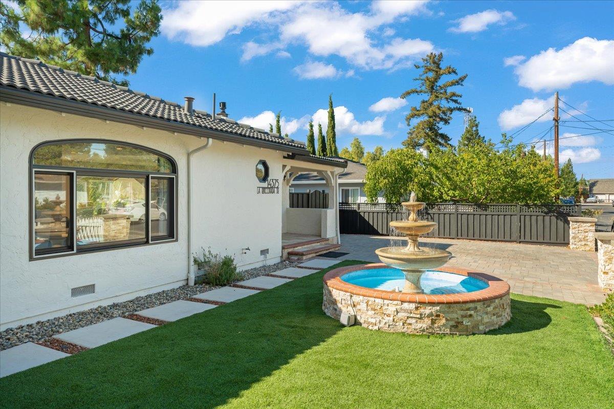 Detail Gallery Image 5 of 53 For 14375 La Rinconada Dr, Los Gatos,  CA 95032 - 4 Beds | 2/1 Baths