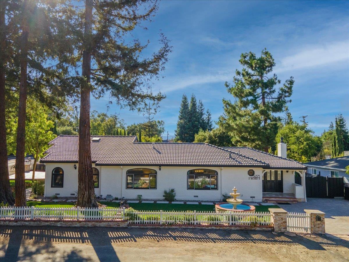 Detail Gallery Image 8 of 53 For 14375 La Rinconada Dr, Los Gatos,  CA 95032 - 4 Beds | 2/1 Baths