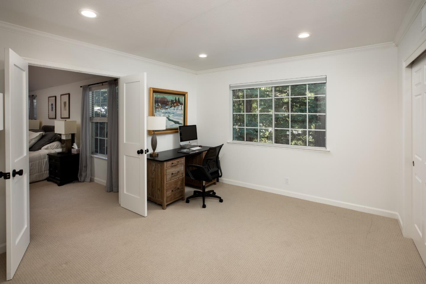 Detail Gallery Image 11 of 18 For 4 Woodleaf Ave, Redwood City,  CA 94061 - 5 Beds | 3/1 Baths