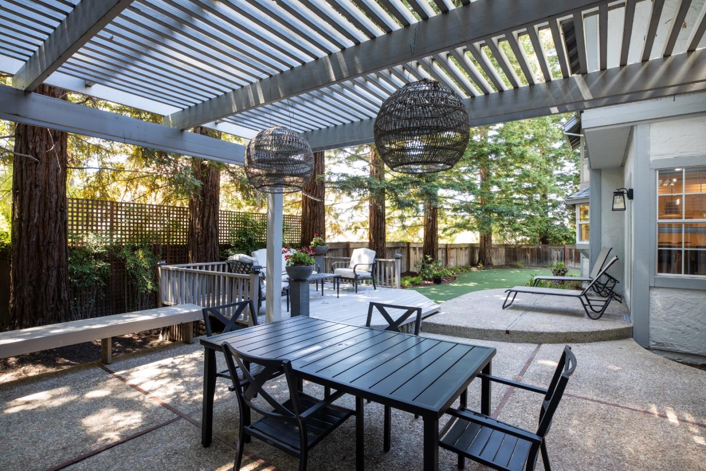 Detail Gallery Image 16 of 18 For 4 Woodleaf Ave, Redwood City,  CA 94061 - 5 Beds | 3/1 Baths