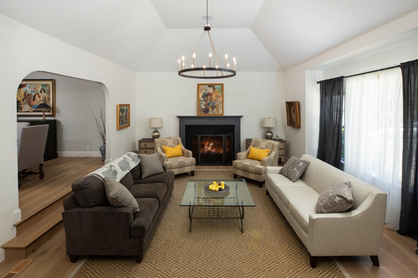 Detail Gallery Image 2 of 18 For 4 Woodleaf Ave, Redwood City,  CA 94061 - 5 Beds | 3/1 Baths