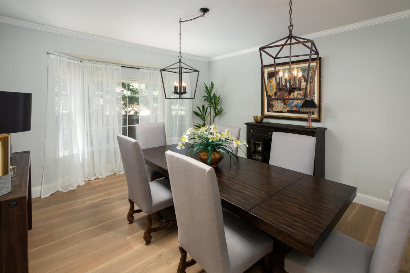 Detail Gallery Image 3 of 18 For 4 Woodleaf Ave, Redwood City,  CA 94061 - 5 Beds | 3/1 Baths