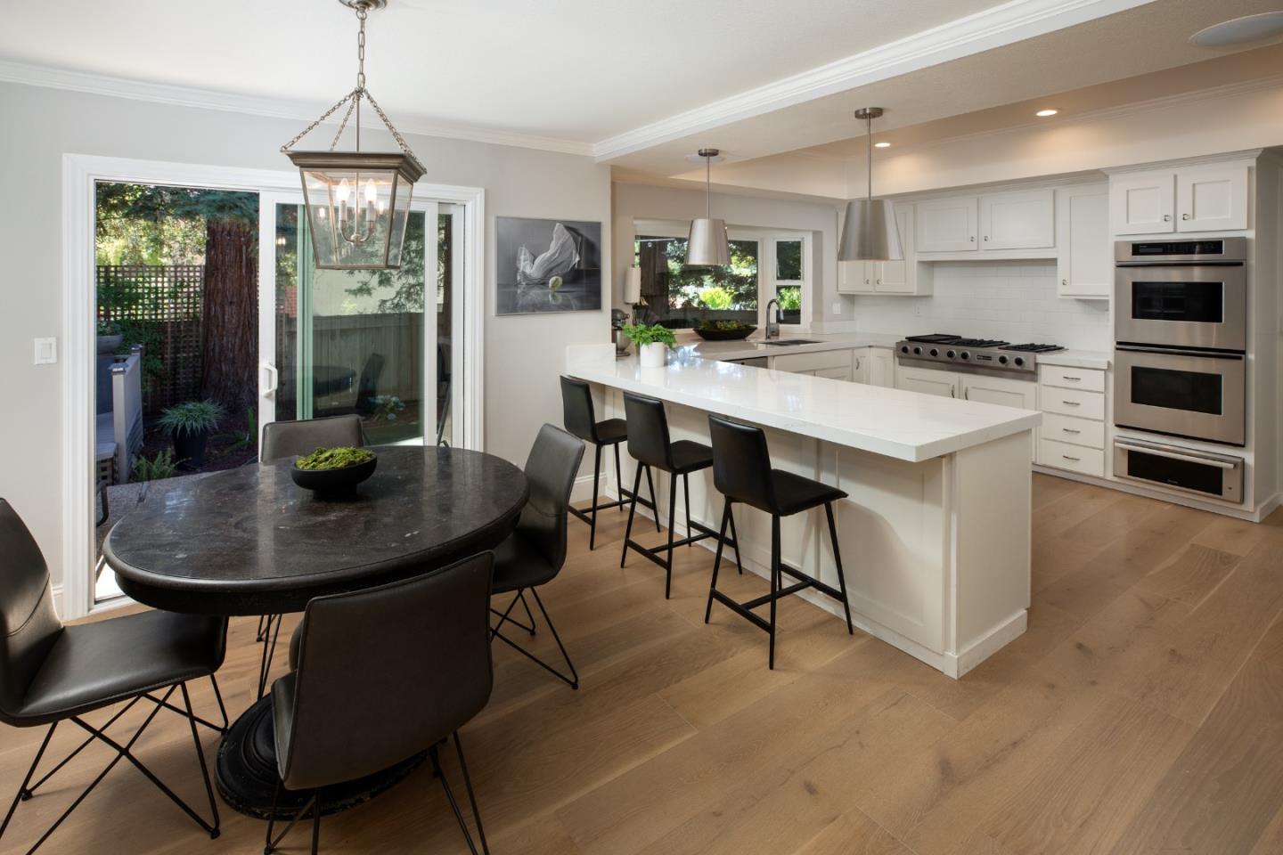 Detail Gallery Image 4 of 18 For 4 Woodleaf Ave, Redwood City,  CA 94061 - 5 Beds | 3/1 Baths