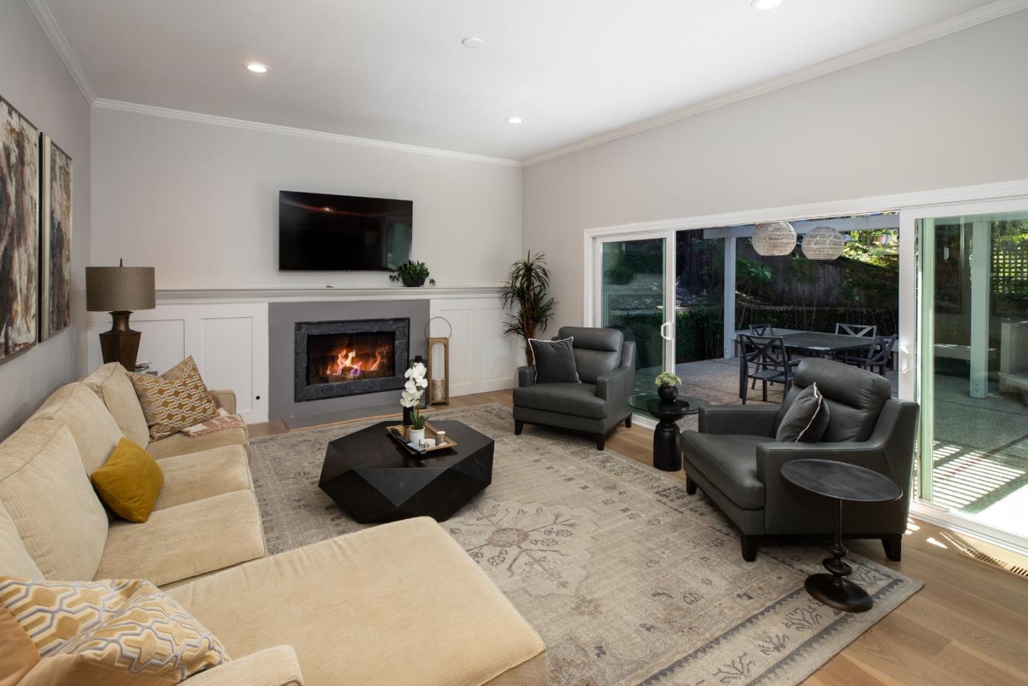 Detail Gallery Image 7 of 18 For 4 Woodleaf Ave, Redwood City,  CA 94061 - 5 Beds | 3/1 Baths