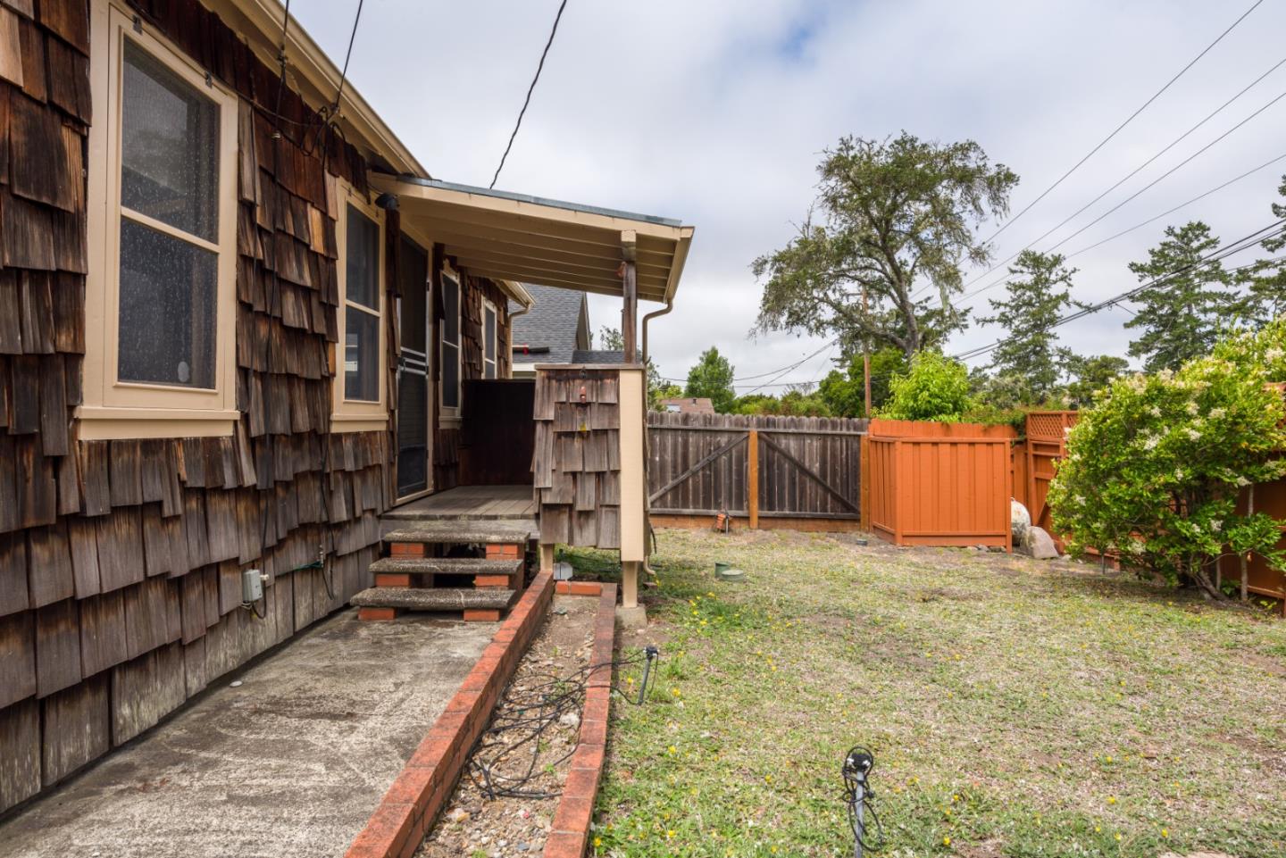 Detail Gallery Image 2 of 20 For 350 Cuesta Real, La Honda,  CA 94020 - 2 Beds | 1 Baths