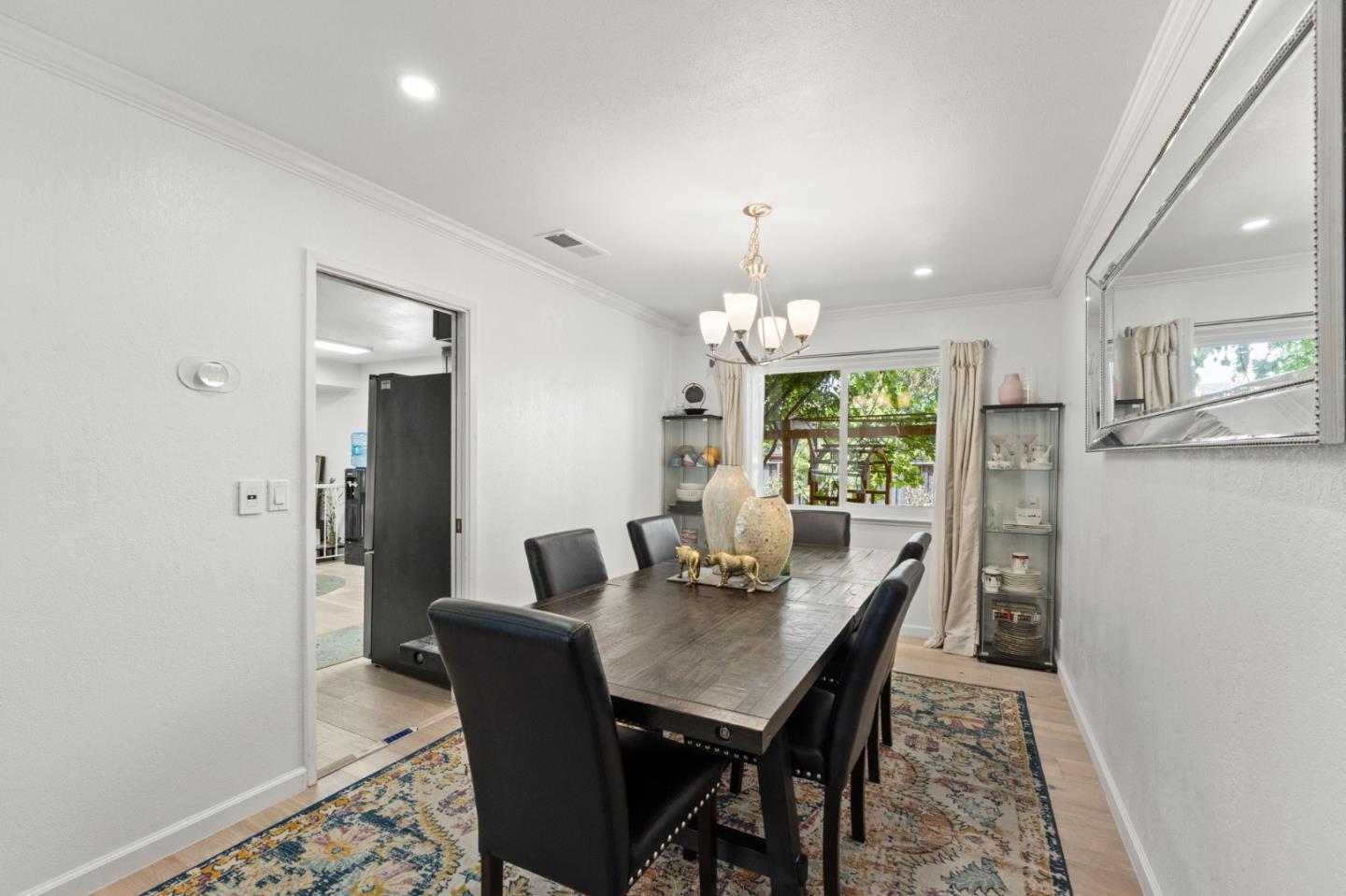 Detail Gallery Image 10 of 46 For 455 S Park Victoria Dr, Milpitas,  CA 95035 - 4 Beds | 2/1 Baths