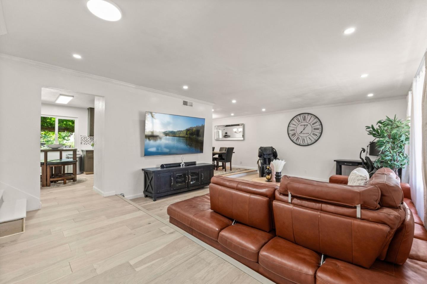 Detail Gallery Image 6 of 46 For 455 S Park Victoria Dr, Milpitas,  CA 95035 - 4 Beds | 2/1 Baths