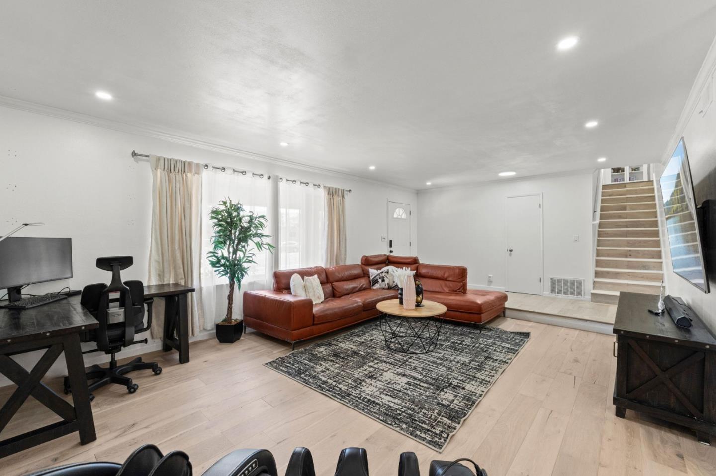 Detail Gallery Image 7 of 46 For 455 S Park Victoria Dr, Milpitas,  CA 95035 - 4 Beds | 2/1 Baths
