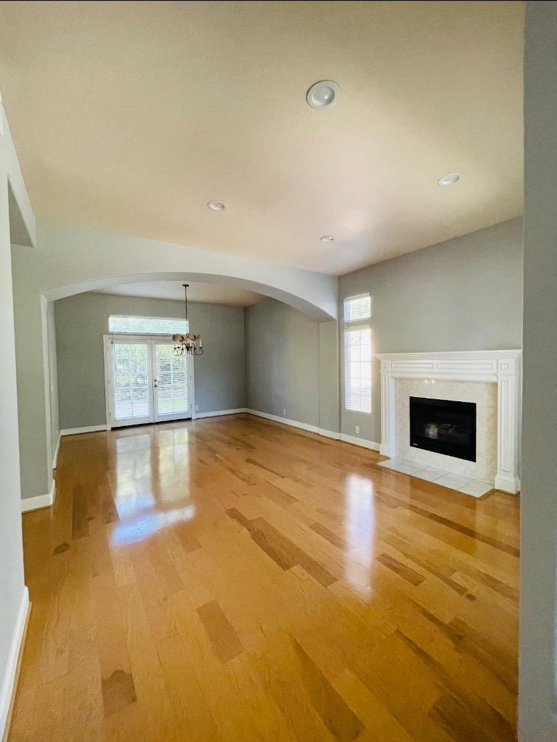 Detail Gallery Image 3 of 29 For 982 White Cloud Dr, Morgan Hill,  CA 95037 - 5 Beds | 3 Baths