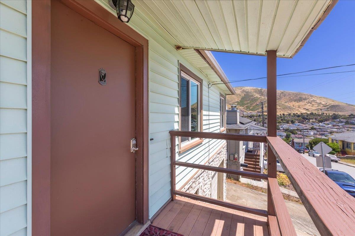 Detail Gallery Image 2 of 24 For 659 Ash Ave, South San Francisco,  CA 94080 - 3 Beds | 1 Baths