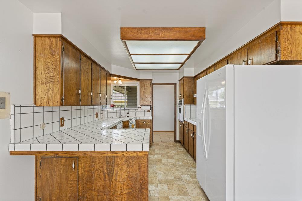 Detail Gallery Image 12 of 53 For 1500 Sunset Dr, Hollister,  CA 95023 - 3 Beds | 2 Baths