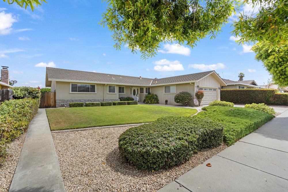 Detail Gallery Image 2 of 53 For 1500 Sunset Dr, Hollister,  CA 95023 - 3 Beds | 2 Baths