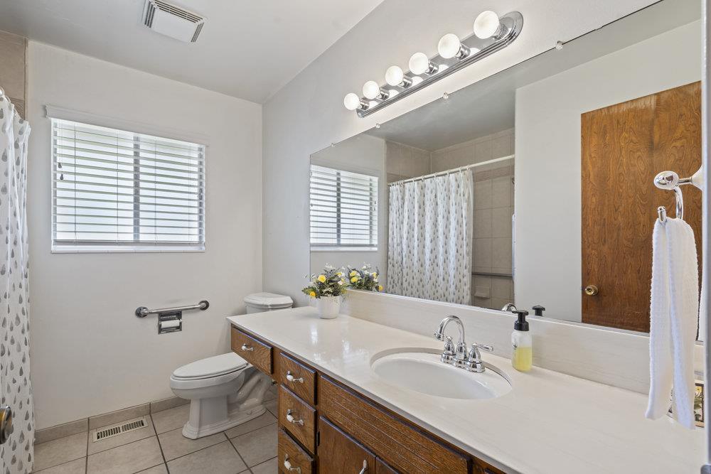 Detail Gallery Image 23 of 53 For 1500 Sunset Dr, Hollister,  CA 95023 - 3 Beds | 2 Baths