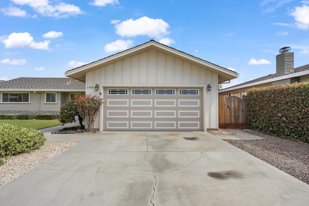 Detail Gallery Image 4 of 53 For 1500 Sunset Dr, Hollister,  CA 95023 - 3 Beds | 2 Baths