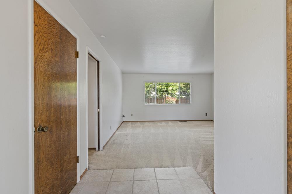 Detail Gallery Image 8 of 53 For 1500 Sunset Dr, Hollister,  CA 95023 - 3 Beds | 2 Baths