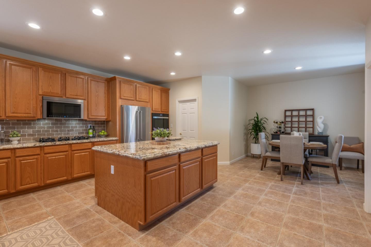 Detail Gallery Image 9 of 36 For 5043 Sunset Vista Dr, Seaside,  CA 93955 - 3 Beds | 2/1 Baths