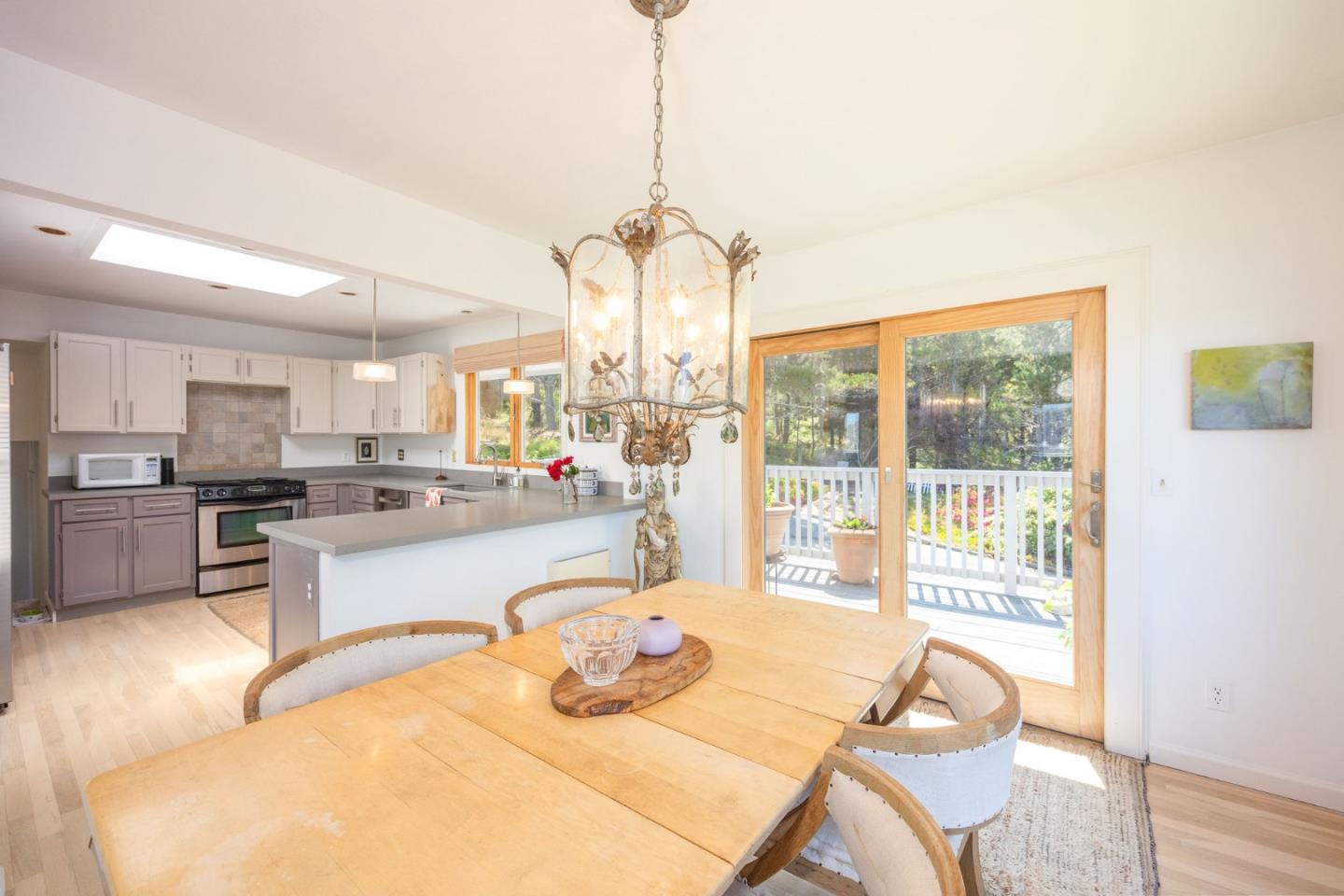 Detail Gallery Image 12 of 48 For 397 14th St, Montara,  CA 94037 - 4 Beds | 3 Baths