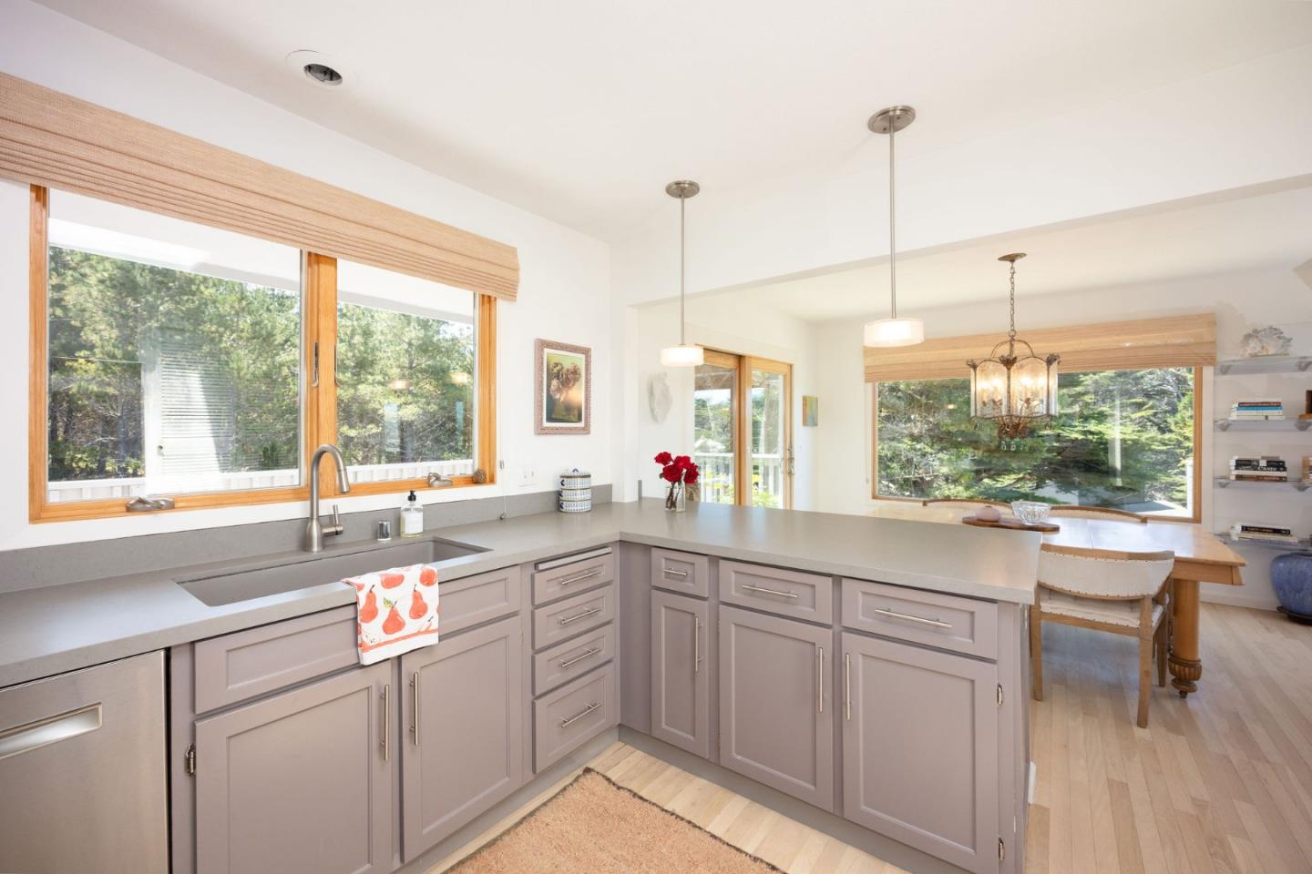 Detail Gallery Image 14 of 48 For 397 14th St, Montara,  CA 94037 - 4 Beds | 3 Baths
