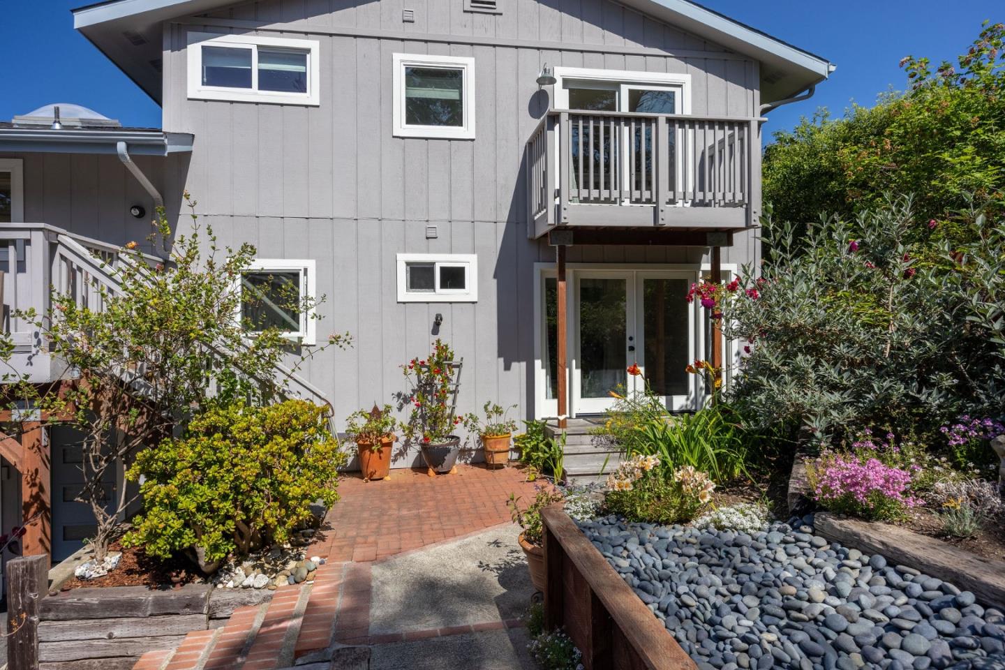 Detail Gallery Image 4 of 48 For 397 14th St, Montara,  CA 94037 - 4 Beds | 3 Baths