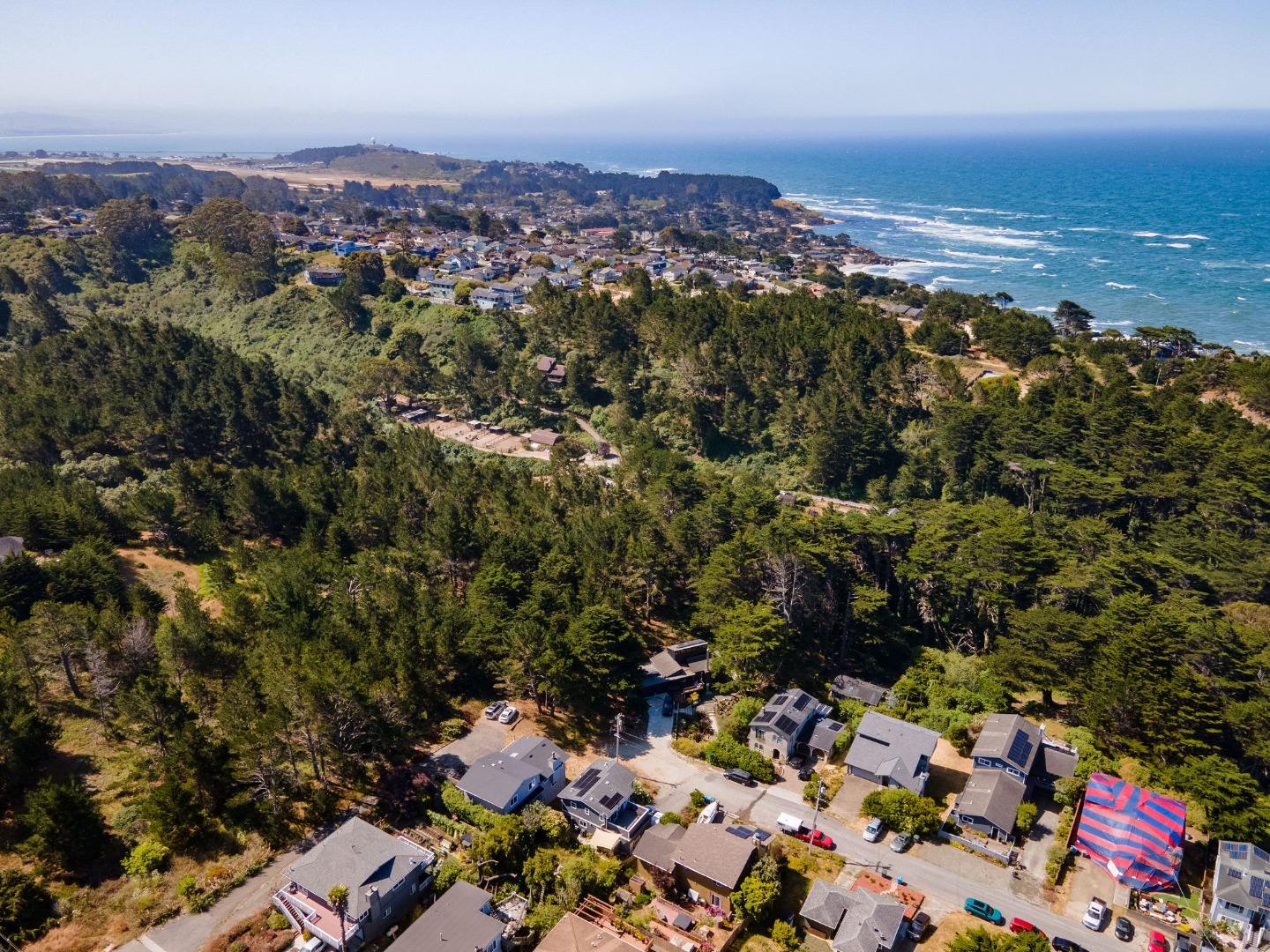 Detail Gallery Image 43 of 48 For 397 14th St, Montara,  CA 94037 - 4 Beds | 3 Baths