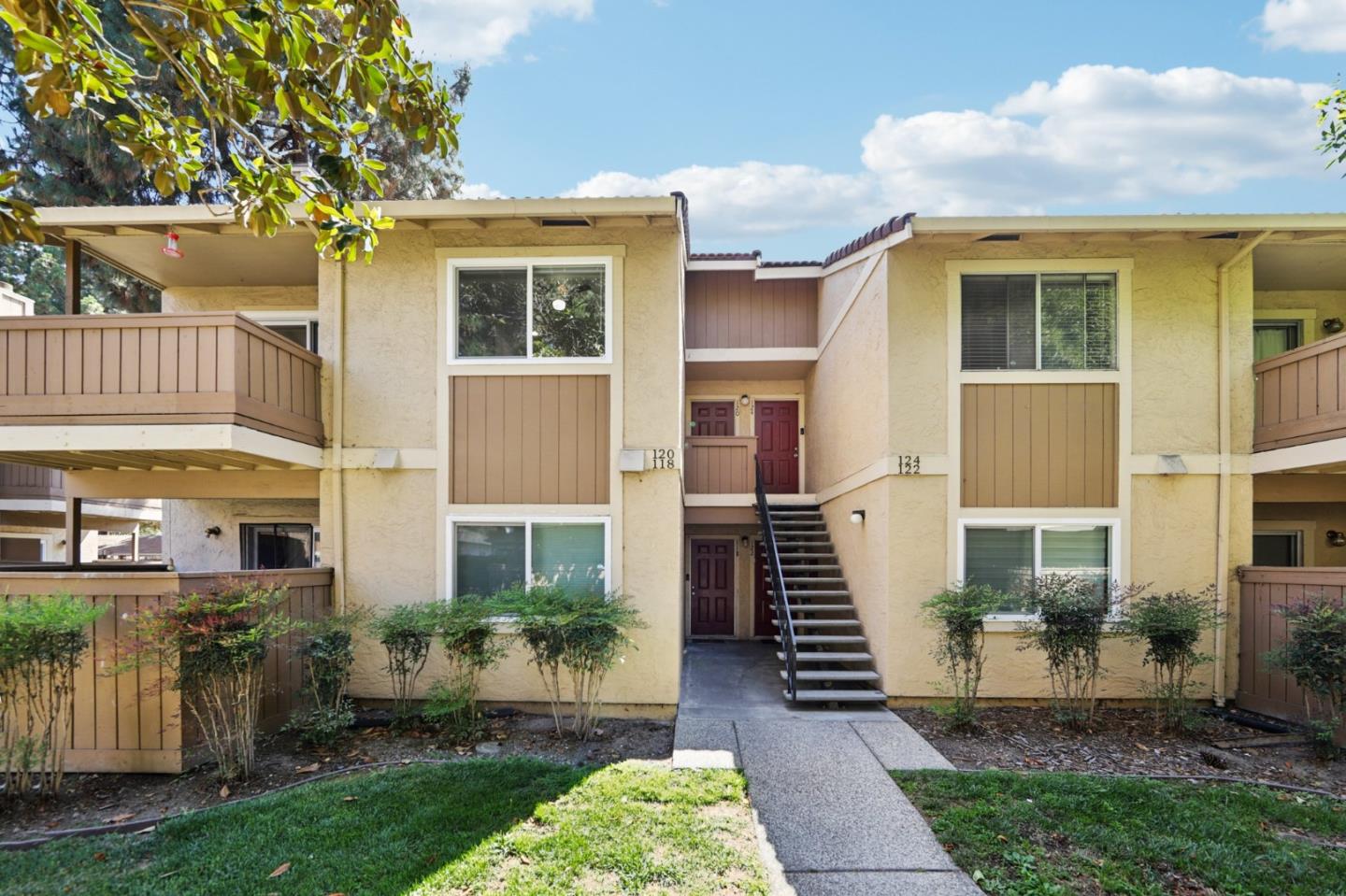Detail Gallery Image 14 of 23 For 120 Damsen Dr, San Jose,  CA 95116 - 3 Beds | 2 Baths