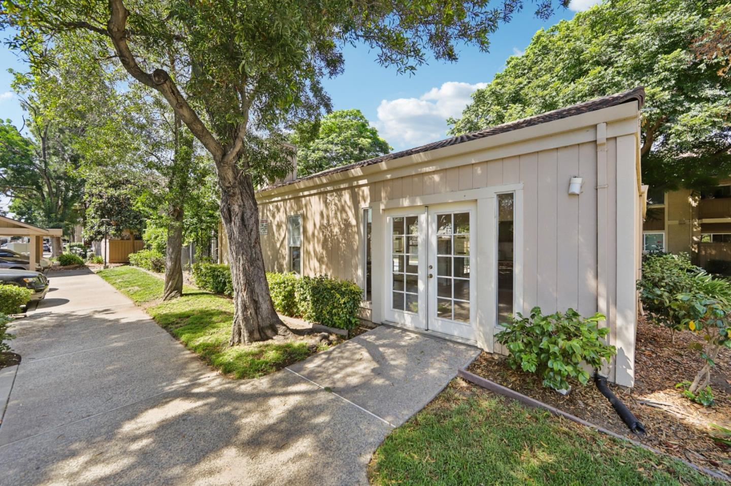 Detail Gallery Image 16 of 23 For 120 Damsen Dr, San Jose,  CA 95116 - 3 Beds | 2 Baths