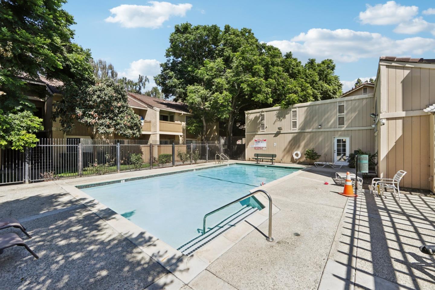 Detail Gallery Image 18 of 23 For 120 Damsen Dr, San Jose,  CA 95116 - 3 Beds | 2 Baths