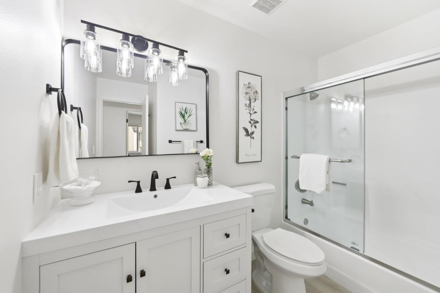 Detail Gallery Image 8 of 23 For 120 Damsen Dr, San Jose,  CA 95116 - 3 Beds | 2 Baths