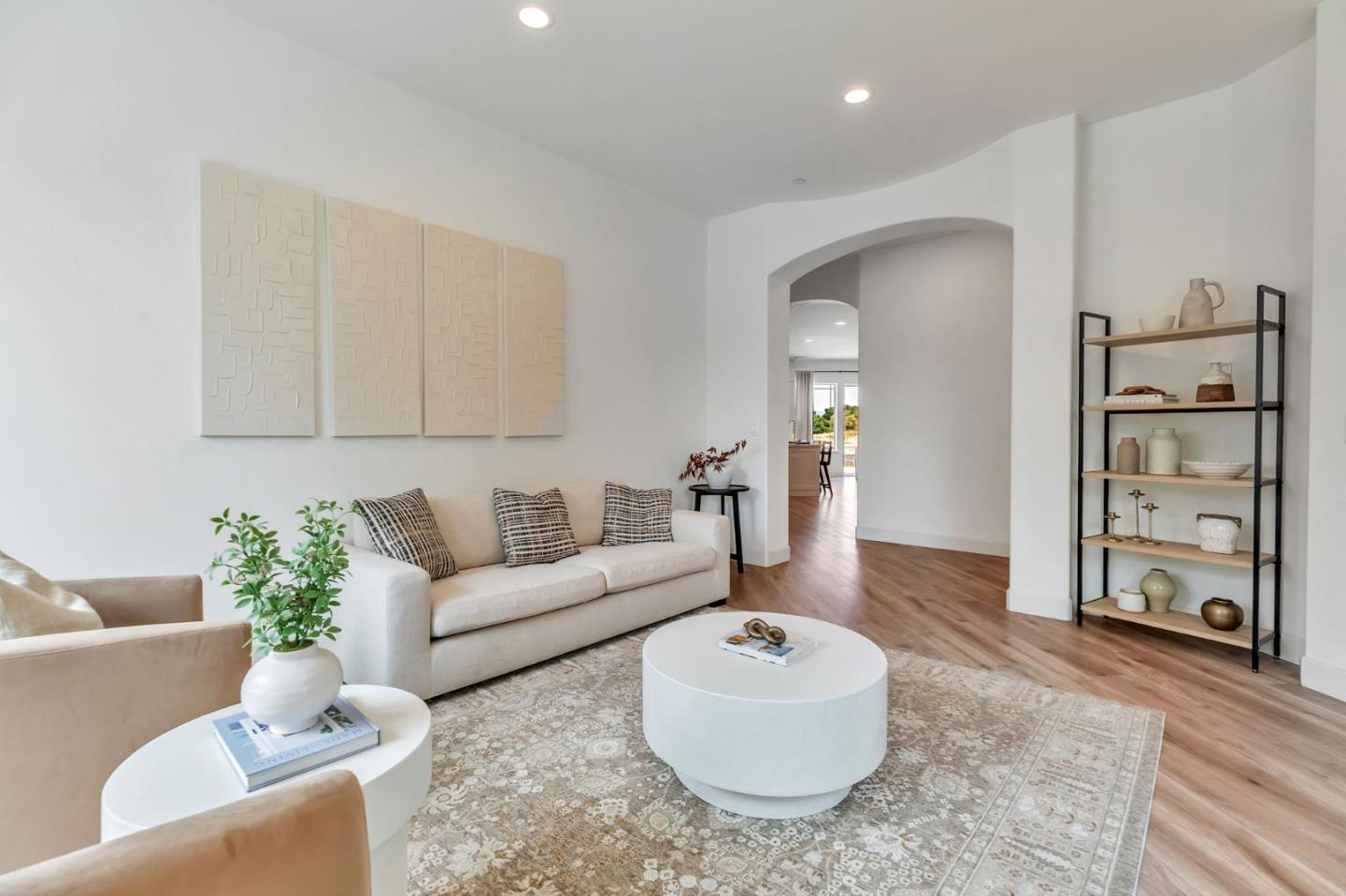 Detail Gallery Image 10 of 97 For 10055 Foothill Ave, Gilroy,  CA 95020 - 8 Beds | 7/1 Baths