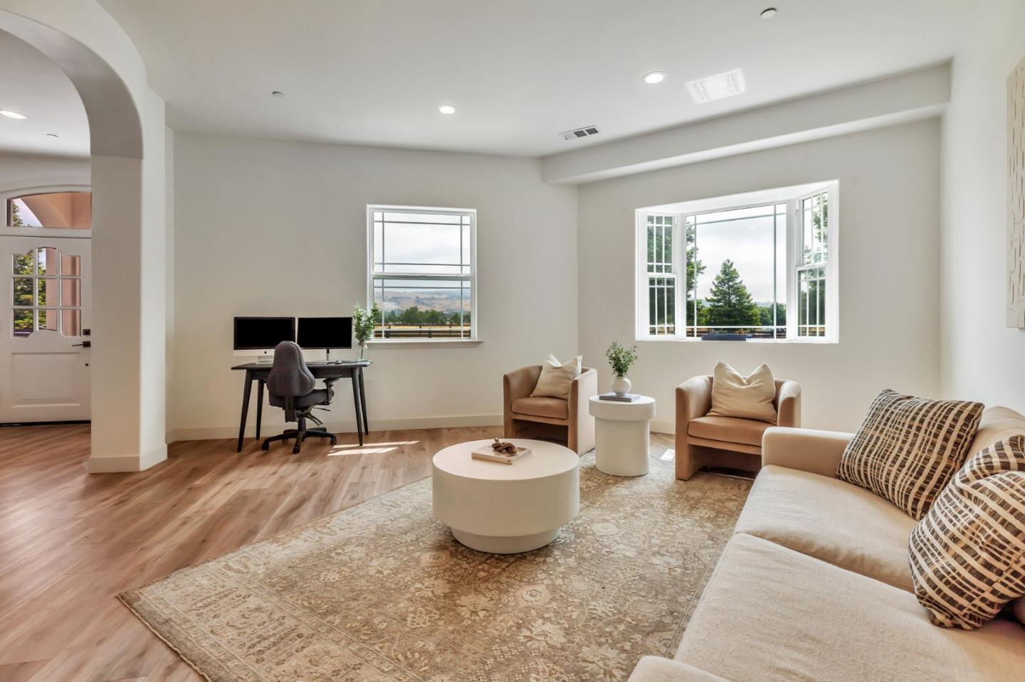 Detail Gallery Image 12 of 97 For 10055 Foothill Ave, Gilroy,  CA 95020 - 8 Beds | 7/1 Baths