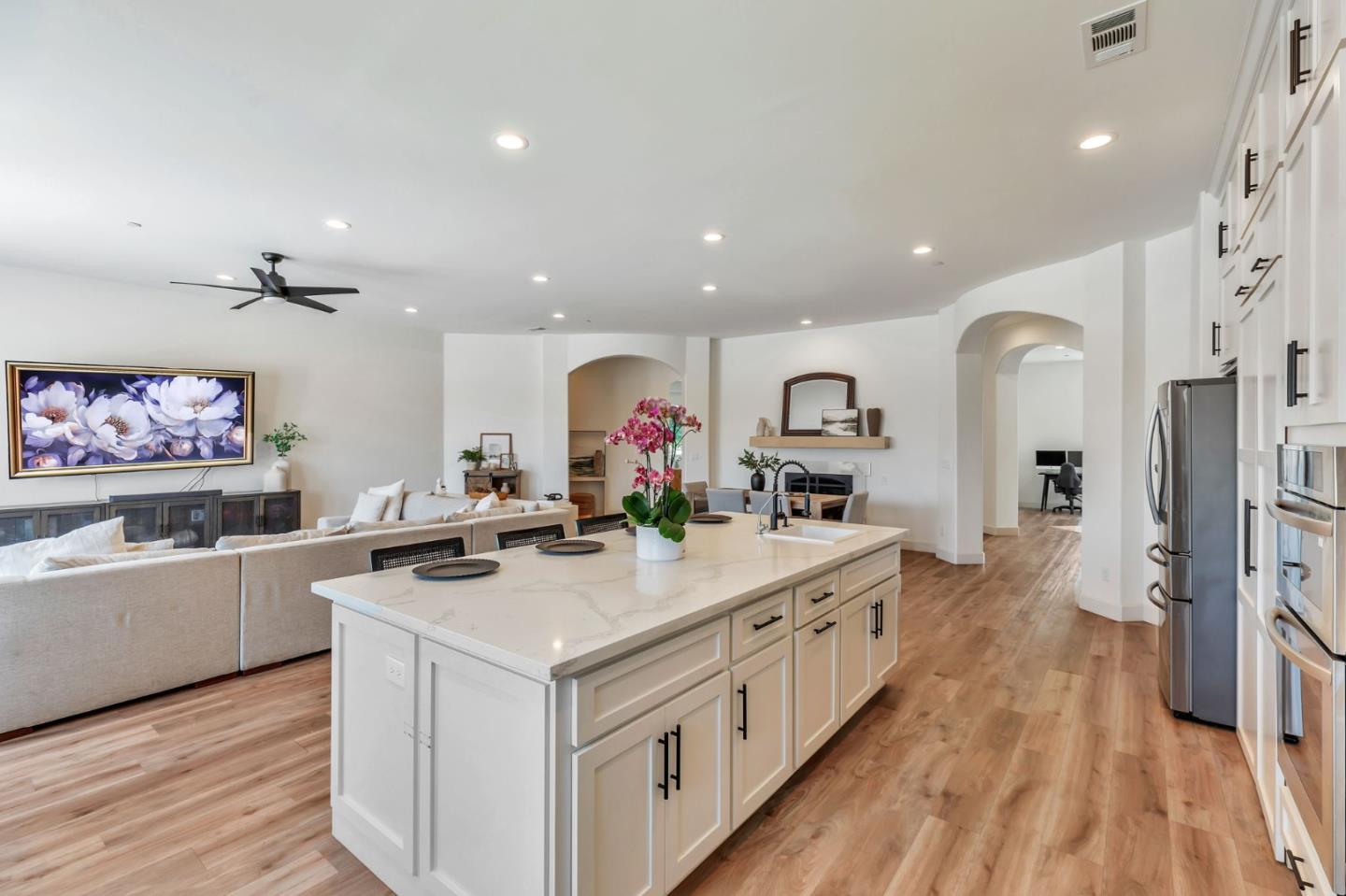 Detail Gallery Image 19 of 97 For 10055 Foothill Ave, Gilroy,  CA 95020 - 8 Beds | 7/1 Baths