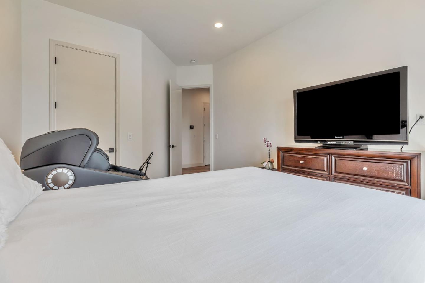 Detail Gallery Image 41 of 97 For 10055 Foothill Ave, Gilroy,  CA 95020 - 8 Beds | 7/1 Baths