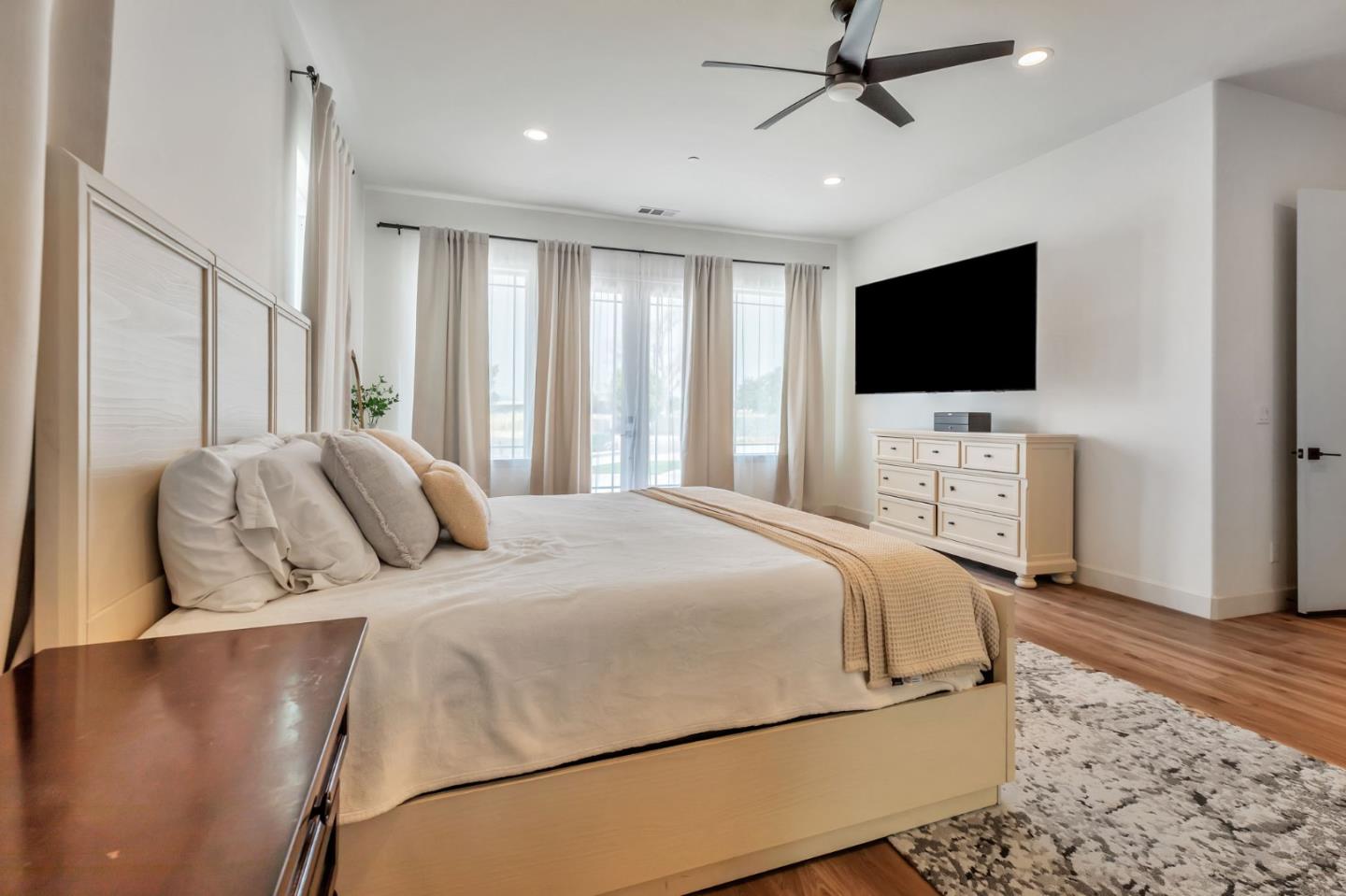 Detail Gallery Image 49 of 97 For 10055 Foothill Ave, Gilroy,  CA 95020 - 8 Beds | 7/1 Baths