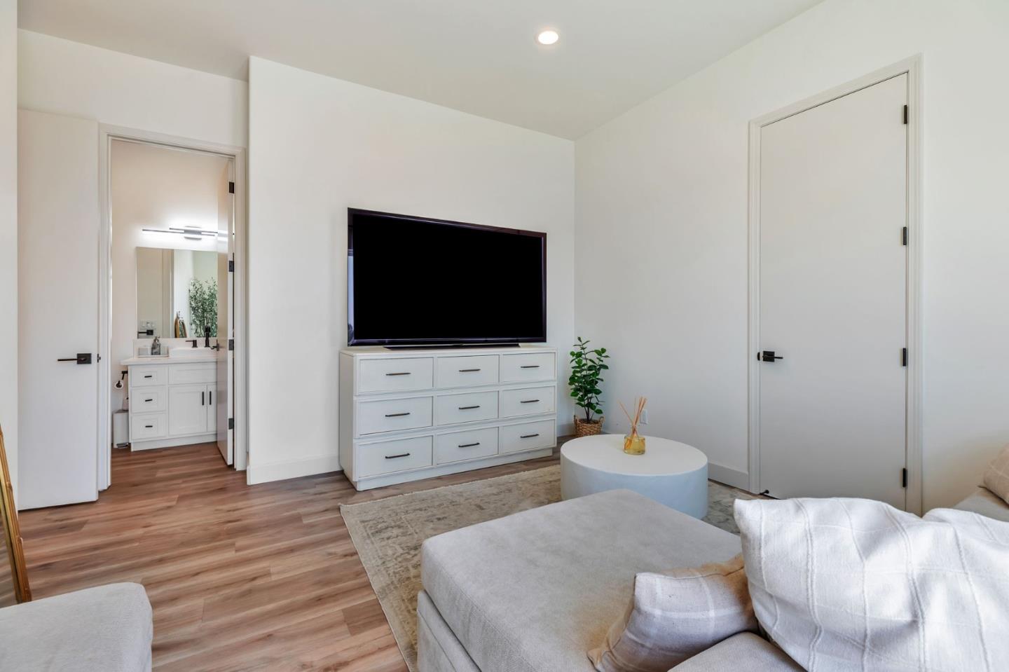 Detail Gallery Image 78 of 97 For 10055 Foothill Ave, Gilroy,  CA 95020 - 8 Beds | 7/1 Baths