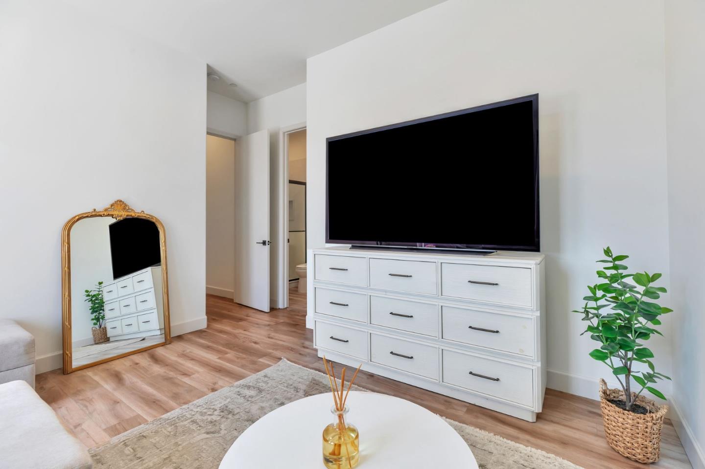 Detail Gallery Image 79 of 97 For 10055 Foothill Ave, Gilroy,  CA 95020 - 8 Beds | 7/1 Baths