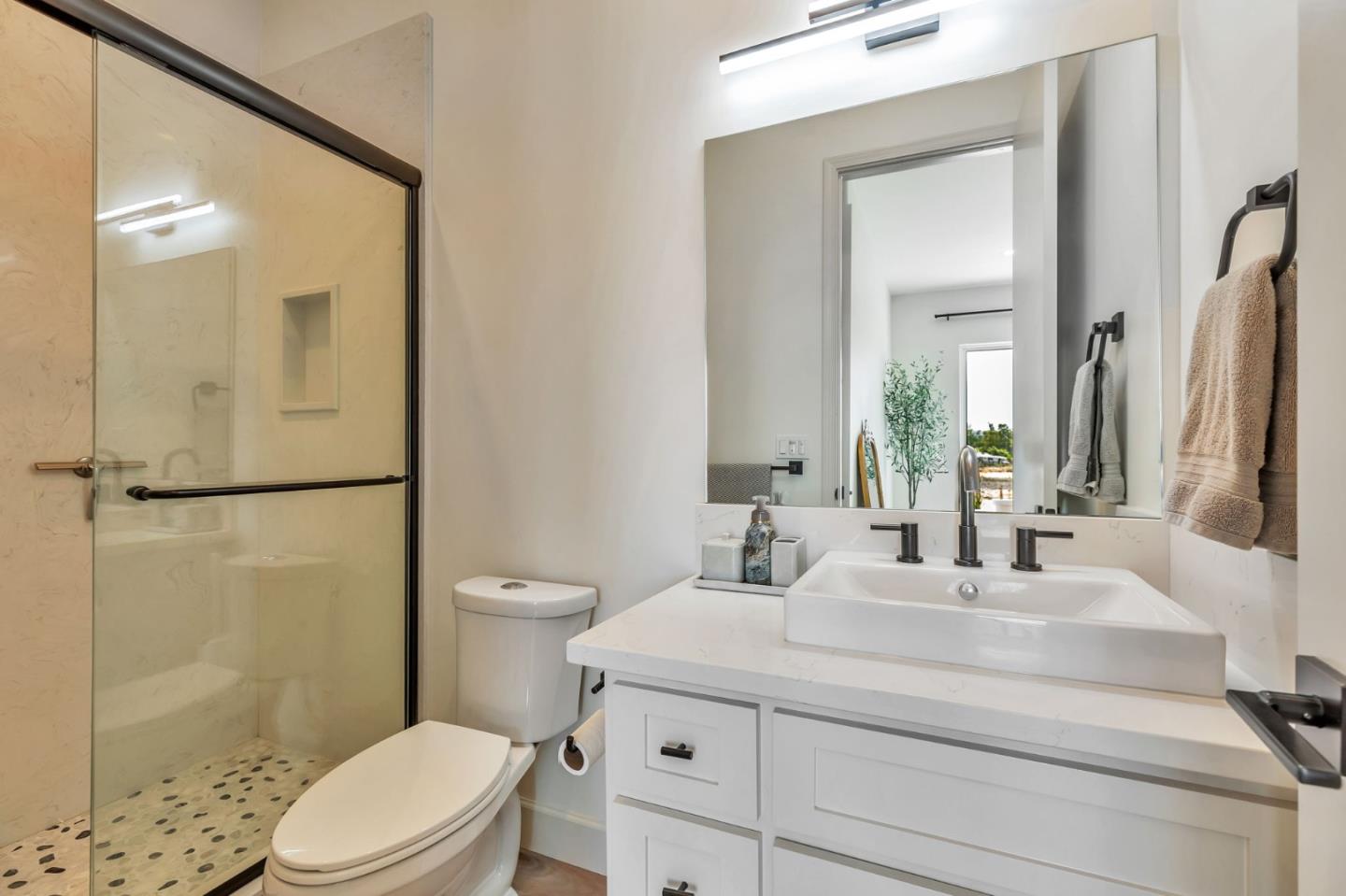 Detail Gallery Image 84 of 97 For 10055 Foothill Ave, Gilroy,  CA 95020 - 8 Beds | 7/1 Baths