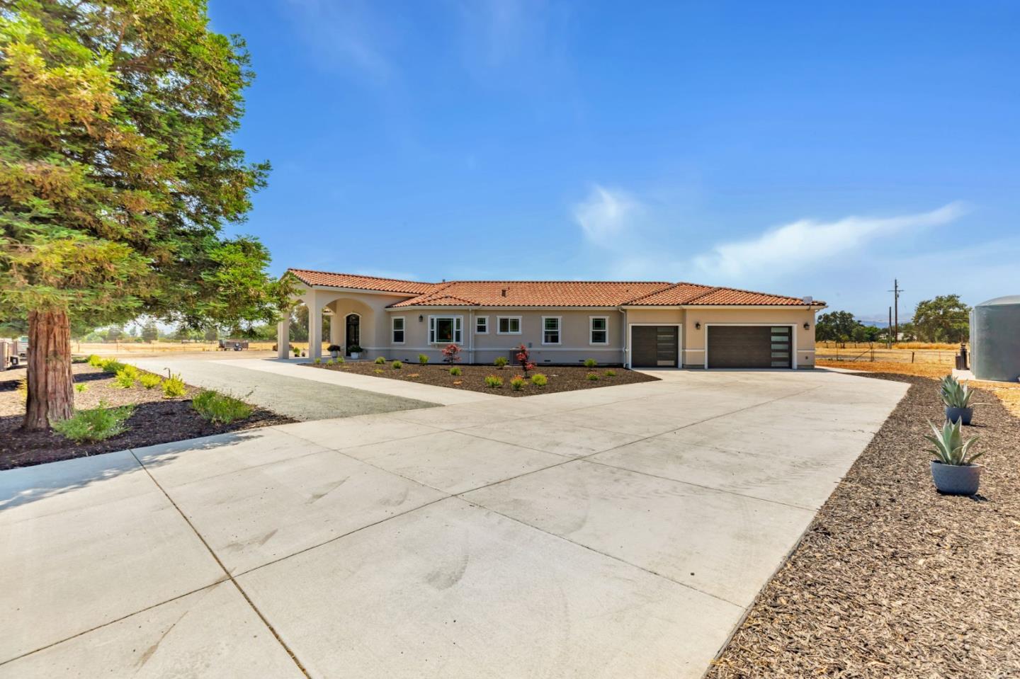 Detail Gallery Image 86 of 97 For 10055 Foothill Ave, Gilroy,  CA 95020 - 8 Beds | 7/1 Baths
