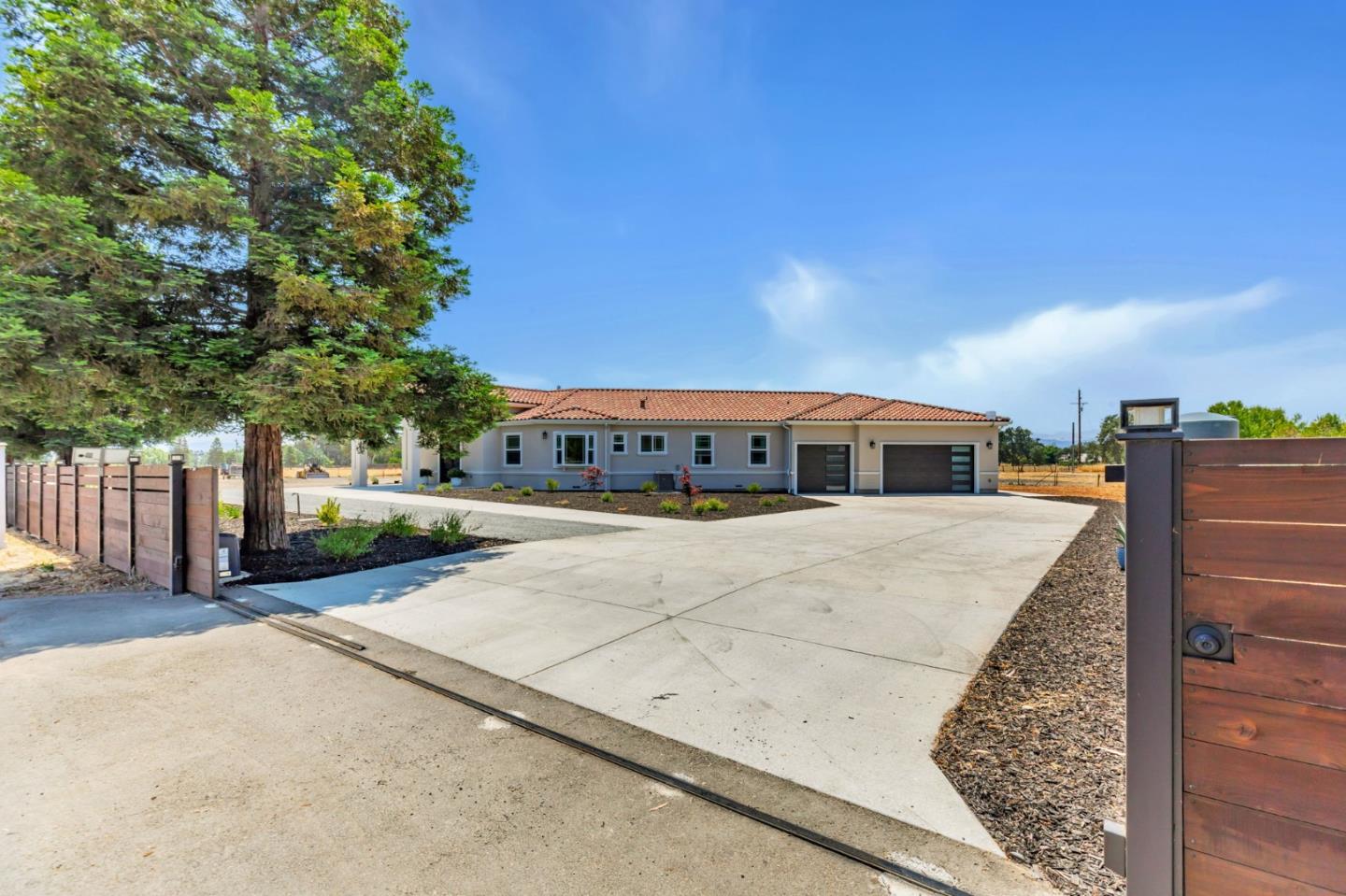 Detail Gallery Image 87 of 97 For 10055 Foothill Ave, Gilroy,  CA 95020 - 8 Beds | 7/1 Baths