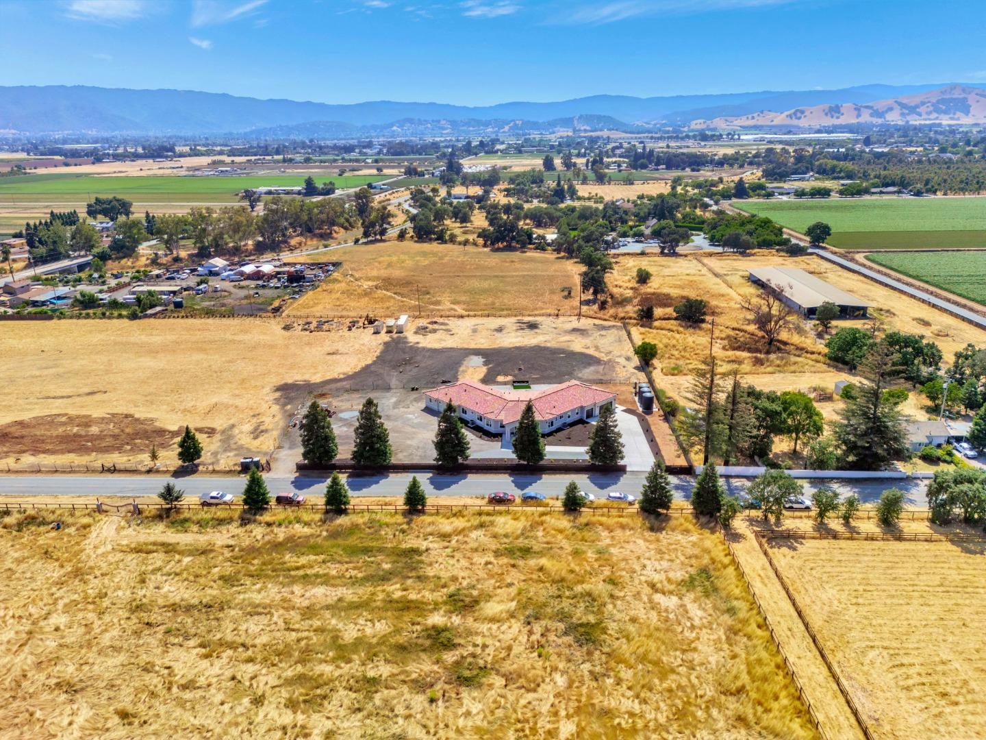 Detail Gallery Image 91 of 97 For 10055 Foothill Ave, Gilroy,  CA 95020 - 8 Beds | 7/1 Baths
