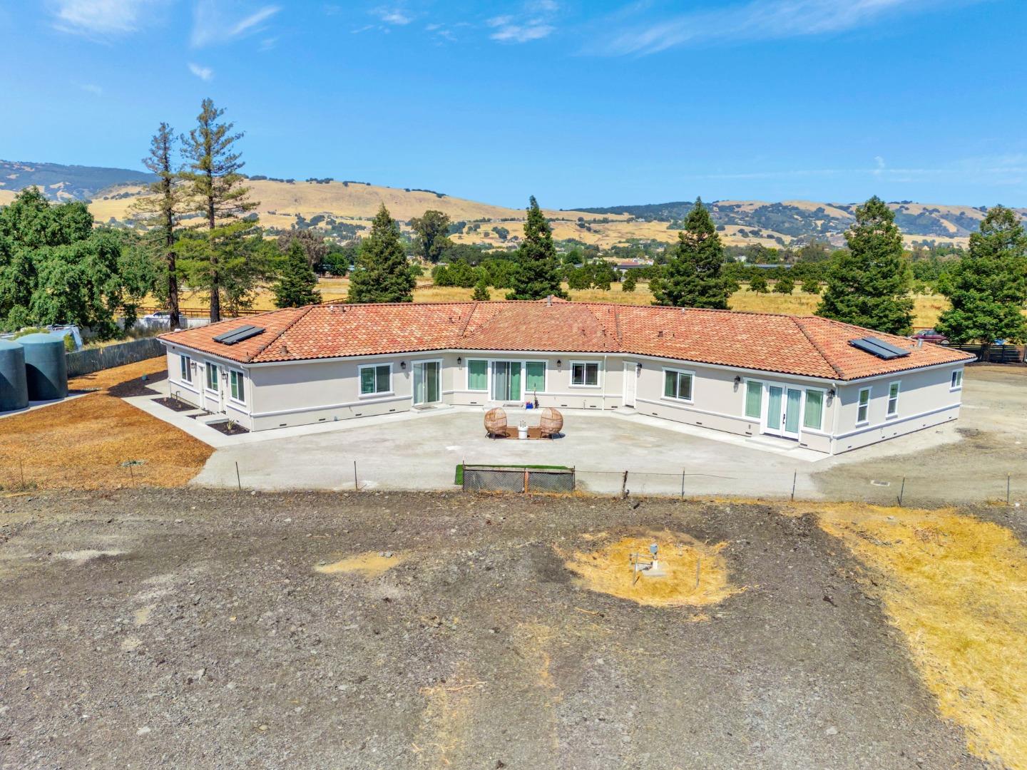 Detail Gallery Image 95 of 97 For 10055 Foothill Ave, Gilroy,  CA 95020 - 8 Beds | 7/1 Baths