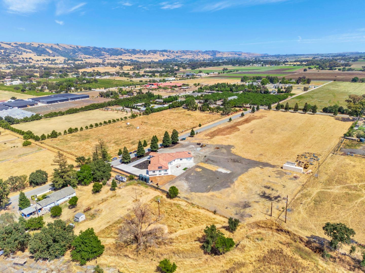 Detail Gallery Image 96 of 97 For 10055 Foothill Ave, Gilroy,  CA 95020 - 8 Beds | 7/1 Baths