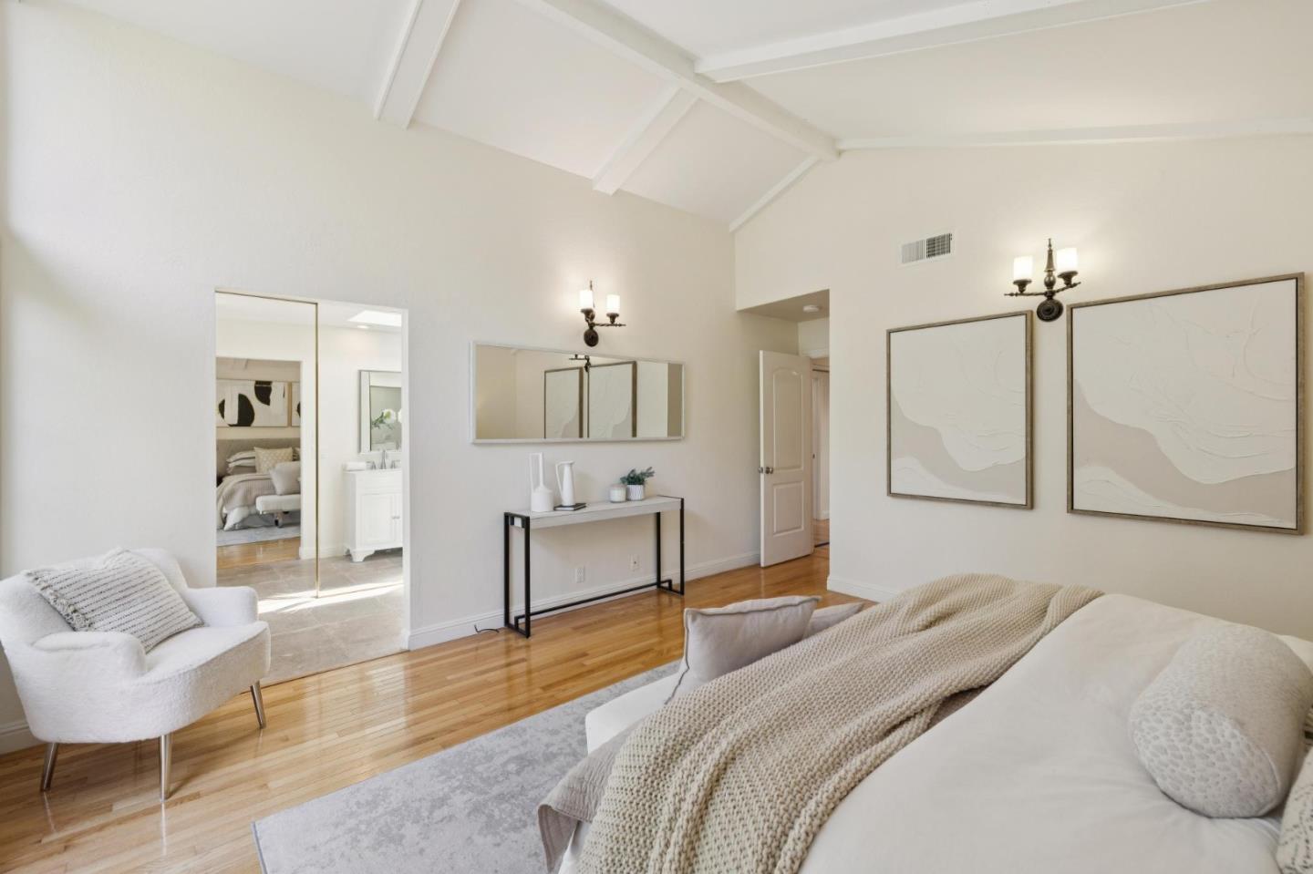 Detail Gallery Image 18 of 33 For 1045 Deanna Dr, Menlo Park,  CA 94025 - 4 Beds | 2/1 Baths