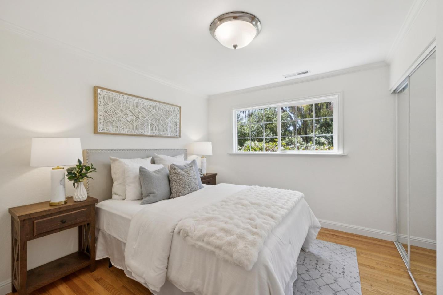 Detail Gallery Image 20 of 33 For 1045 Deanna Dr, Menlo Park,  CA 94025 - 4 Beds | 2/1 Baths