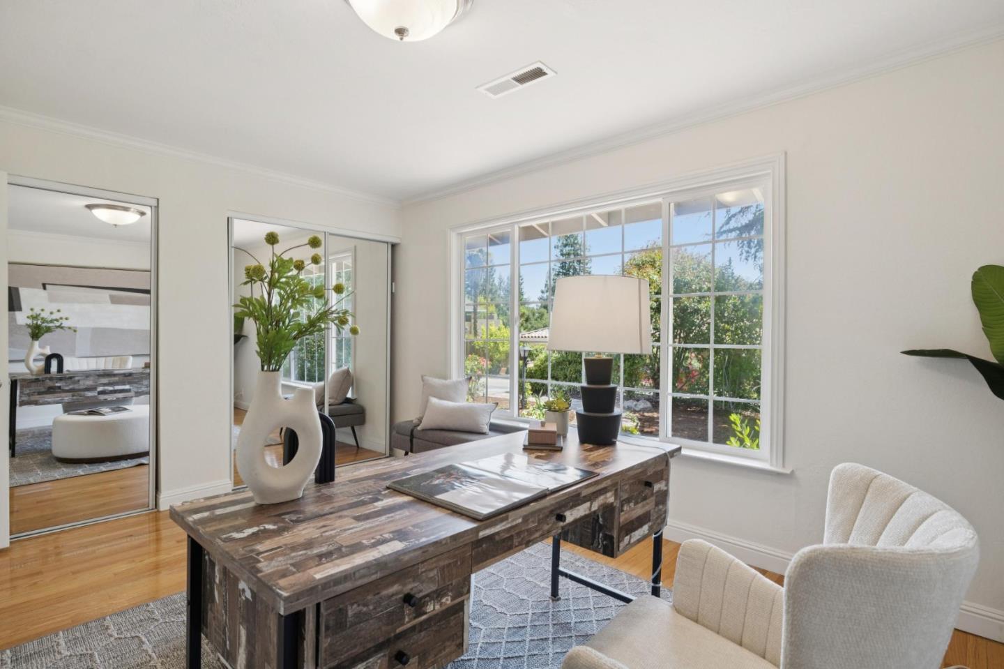 Detail Gallery Image 23 of 33 For 1045 Deanna Dr, Menlo Park,  CA 94025 - 4 Beds | 2/1 Baths