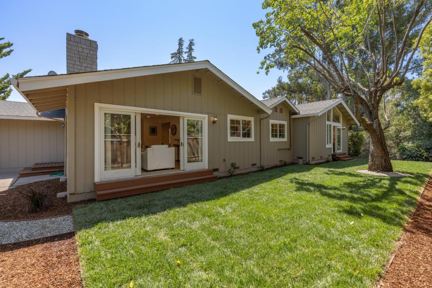 Detail Gallery Image 29 of 33 For 1045 Deanna Dr, Menlo Park,  CA 94025 - 4 Beds | 2/1 Baths
